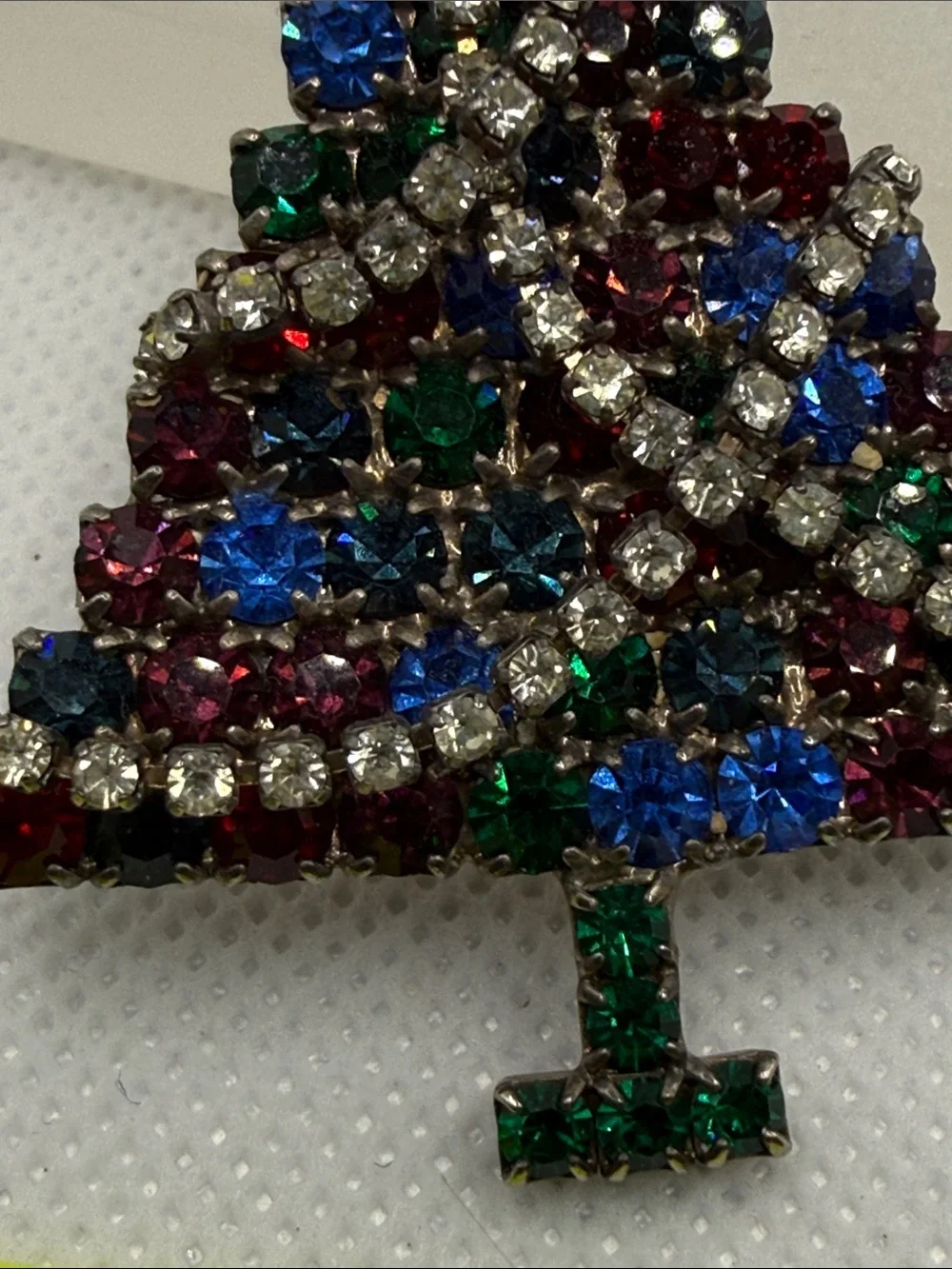 Vintage special rhinestone Christmas Tree Brooch Pin Sparkling Holiday Jewelry